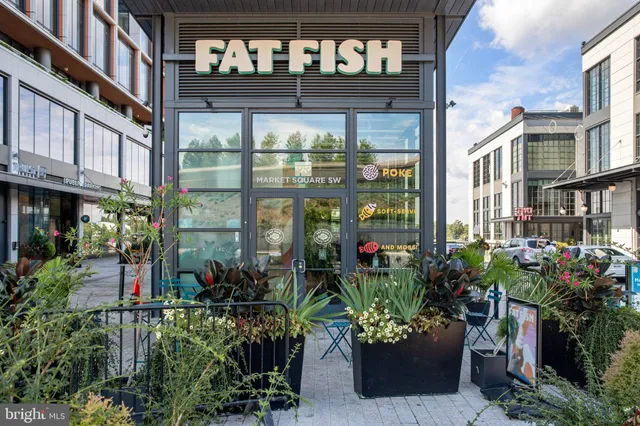 $1,674,000 | 1404 Massachusetts Avenue Southeast, Washington, DC 20003