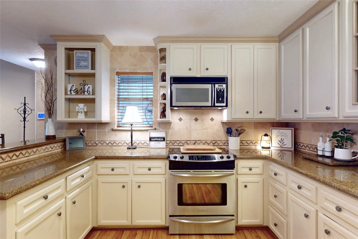 142 Sentinel Oaks Pinehurst, TX 77362 - Photo 12 of 41