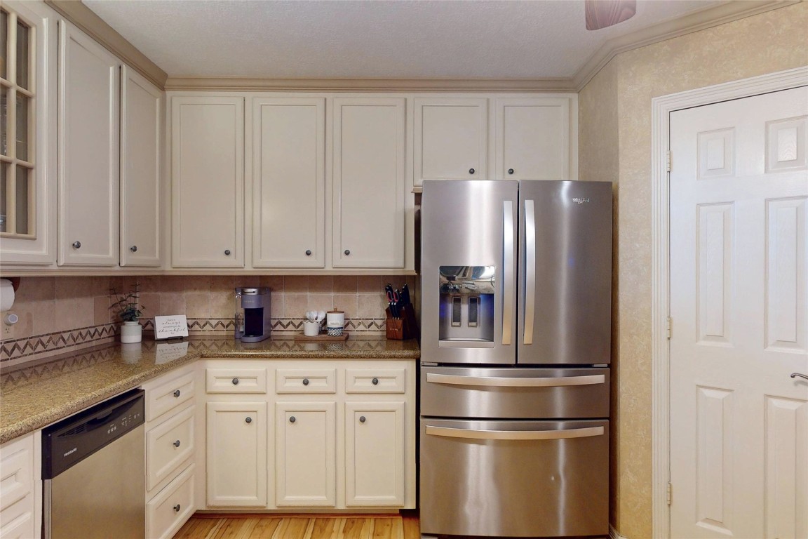 142 Sentinel Oaks Pinehurst, TX 77362 - Photo 13 of 41