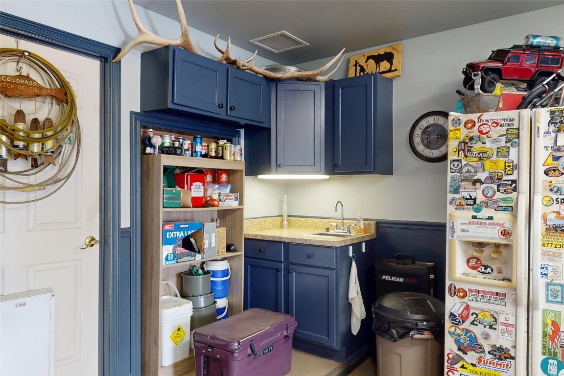 142 Sentinel Oaks Pinehurst, TX 77362 - Photo 25 of 41 Garage Sink for easy clean up!