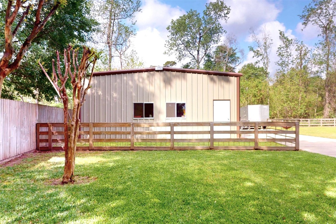 142 Sentinel Oaks Pinehurst, TX 77362 - Photo 32 of 41