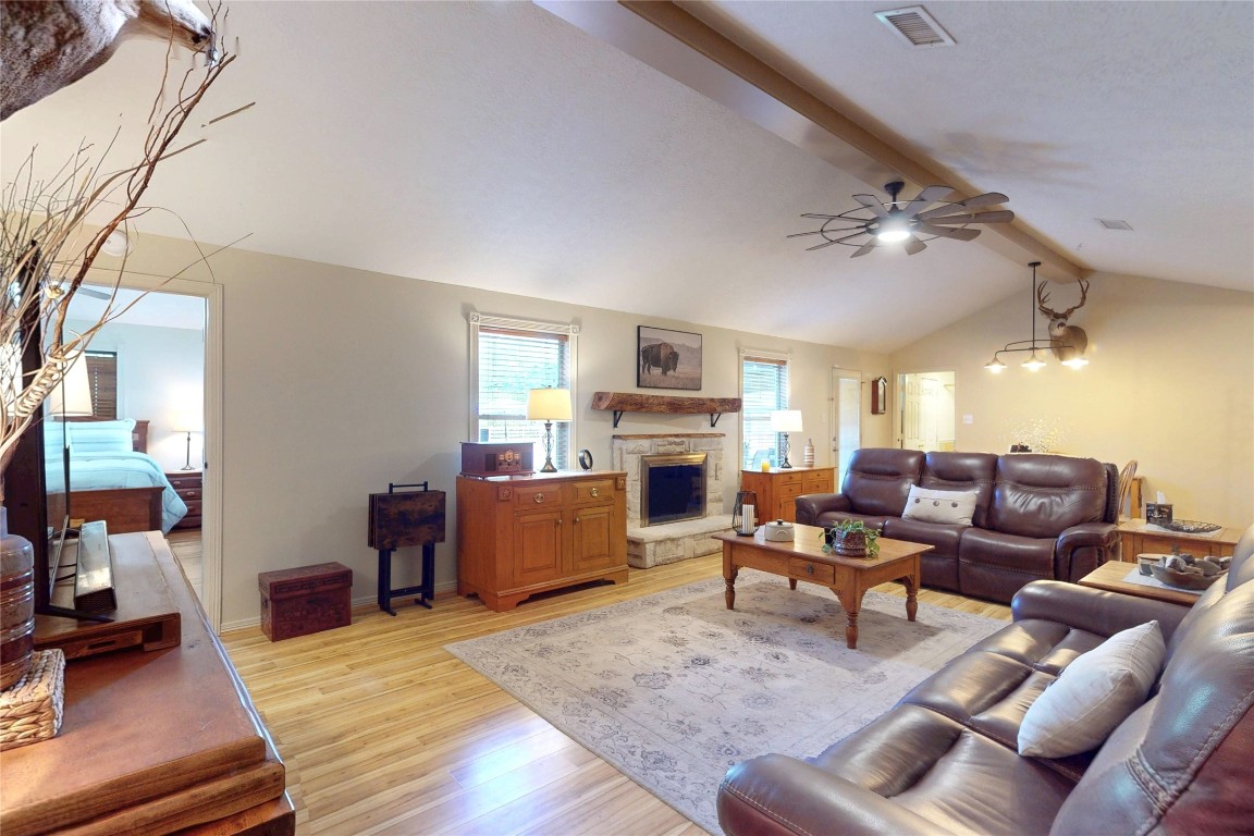 142 Sentinel Oaks Pinehurst, TX 77362 - Photo 5 of 41