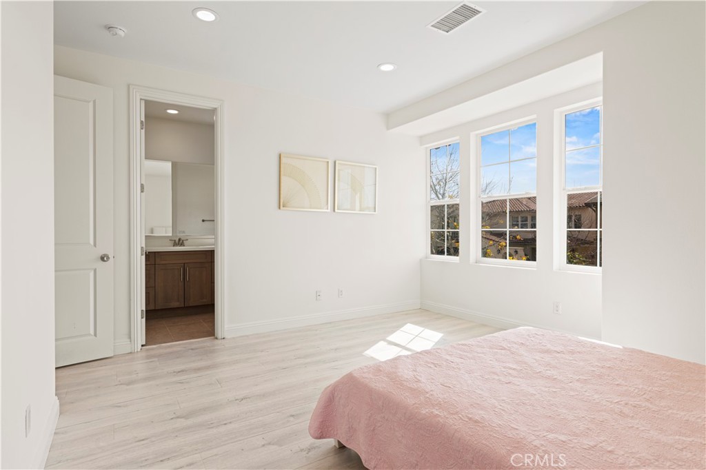 111 Cruiser Irvine, CA 92618 - Photo 50 of 75