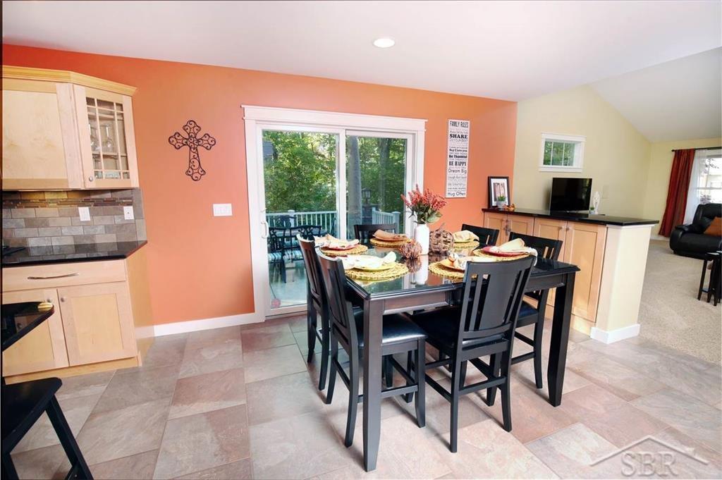 5210 Ridgeview Court Midland, MI 48642 - Photo 8 of 28 50025803-7.JPG