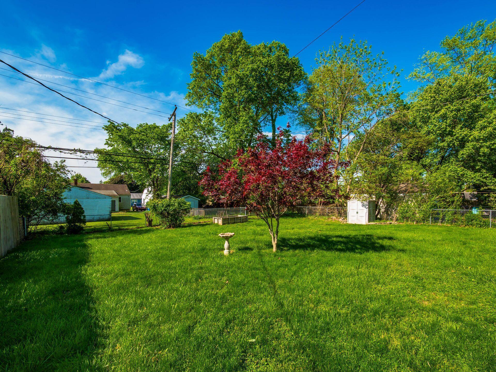 199 East Weisheimer Road Columbus, OH 43214 - Photo 27 of 33 Back yard