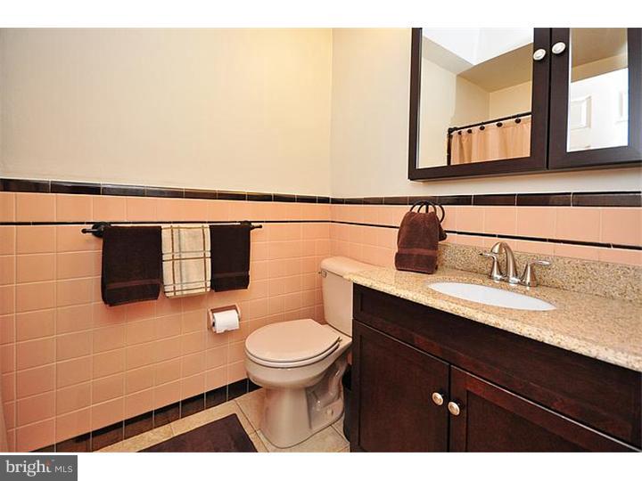 9122 Wooden Bridge Road Philadelphia, PA 19136 - Photo 14 of 25 Bathroom