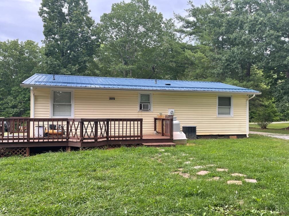 1641 Gallows Road Gretna, VA 24557 - Photo 17 of 20