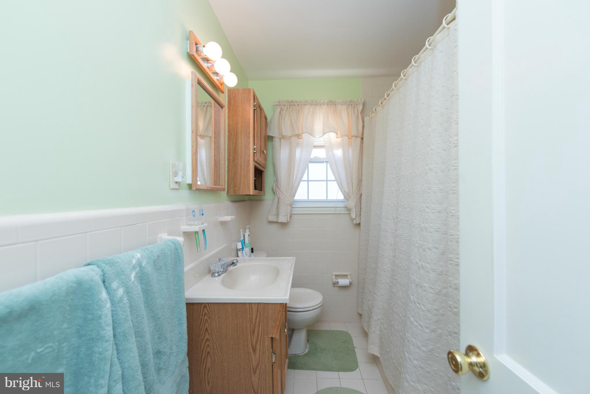 3315 Acton Road Baltimore, MD 21234 - Photo 15 of 28 Bath