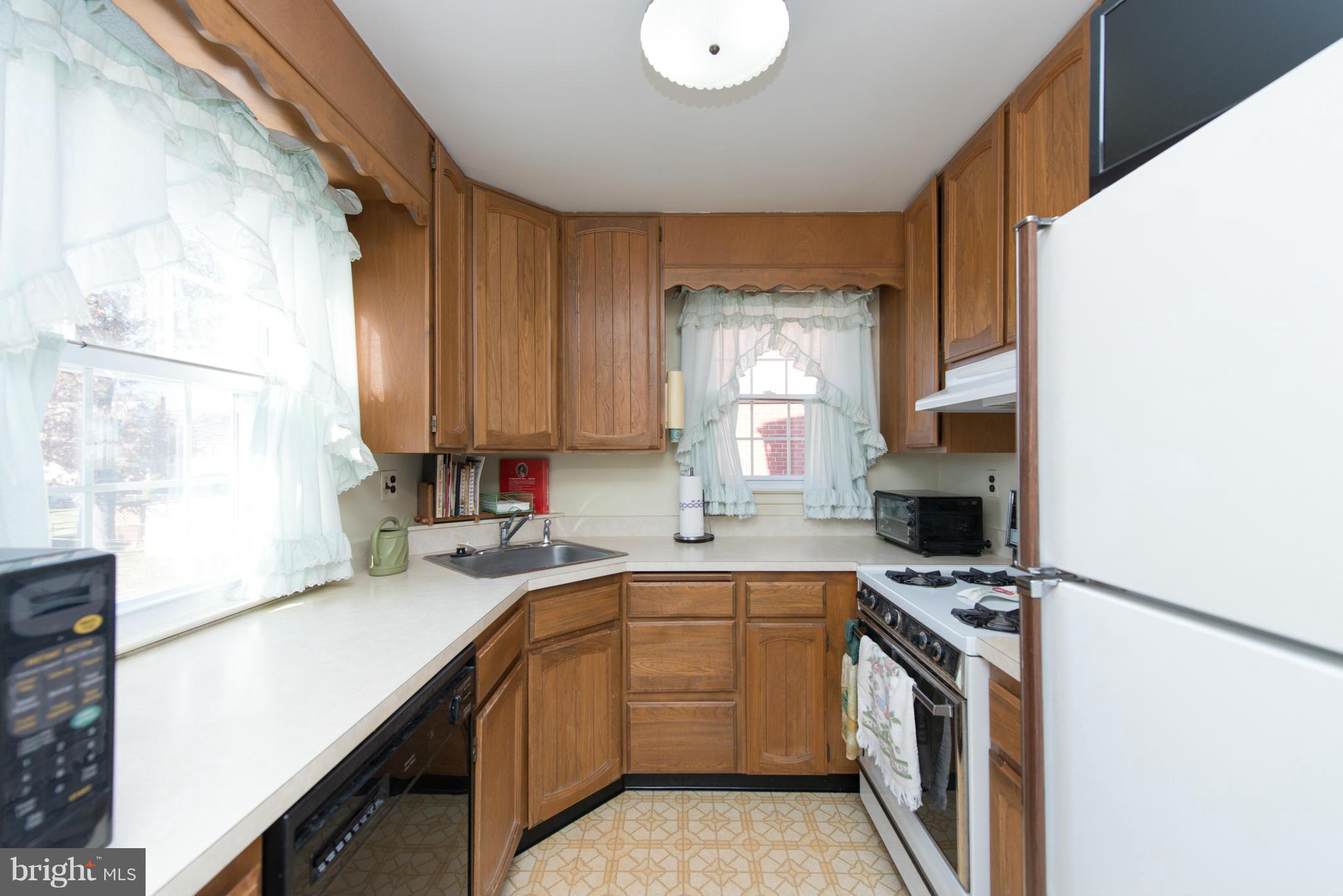 3315 Acton Road Baltimore, MD 21234 - Photo 10 of 28 Kitchen