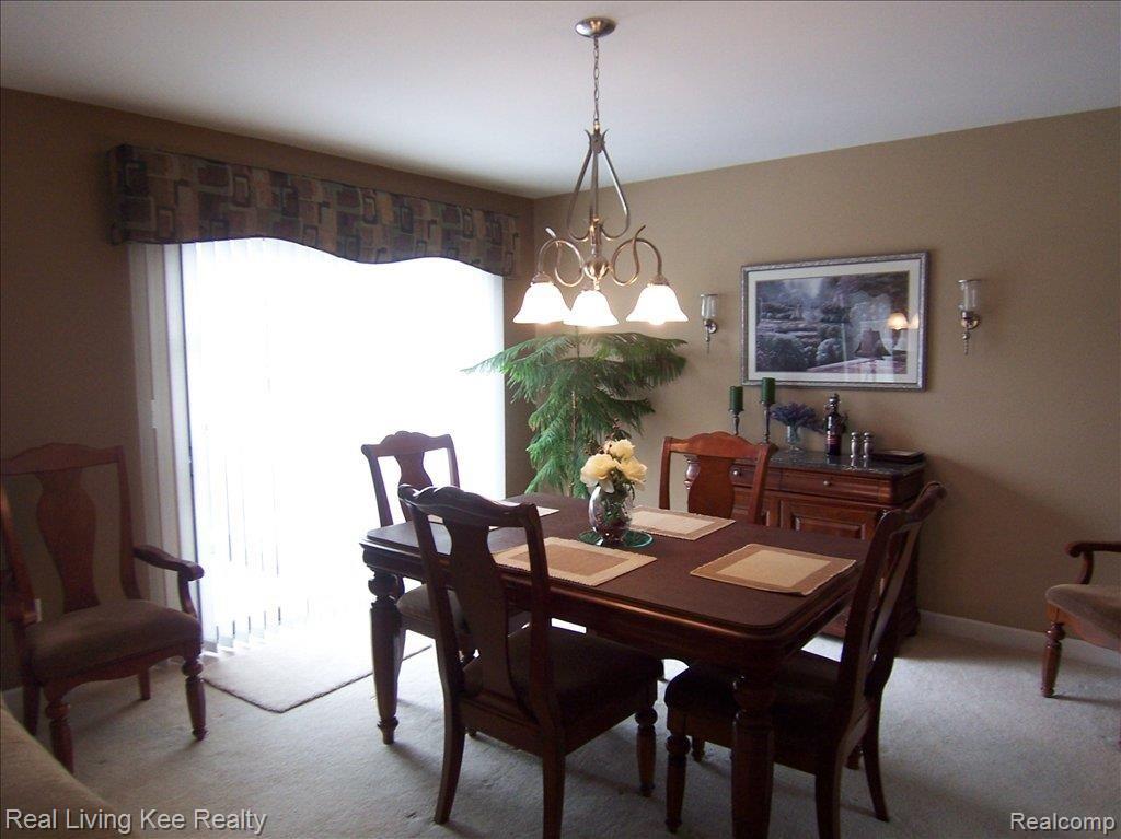 1899 Burning Bush Court, Unit 168 Rochester, MI 48309 - Photo 15 of 25 Formal Dining
