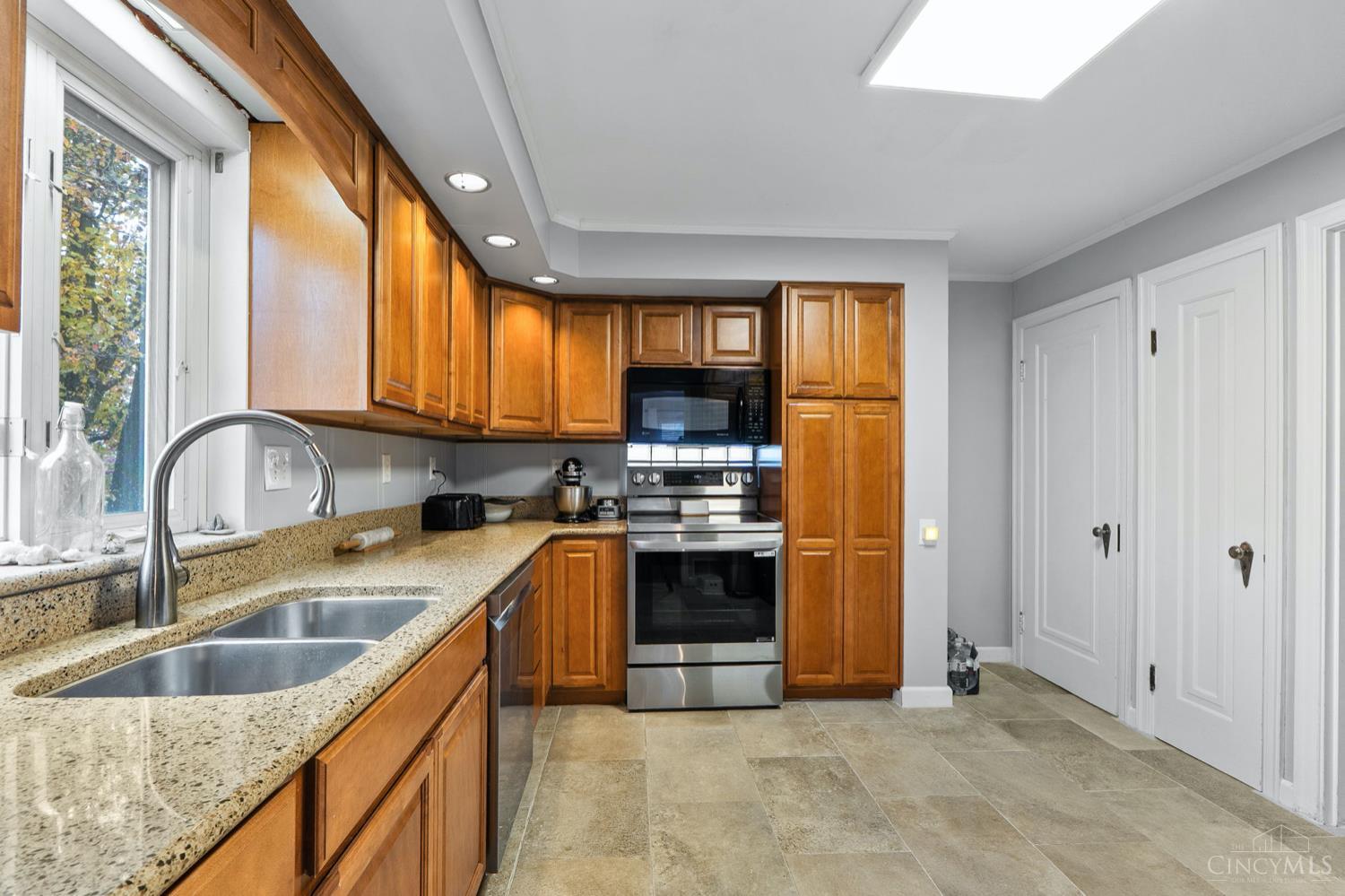 2751 Jessup Road Cincinnati, OH 45239 - Photo 18 of 52 Gallery Image 18
