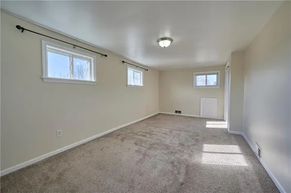 $249,900 | 206 Oak Drive, Kittanning, PA 16201