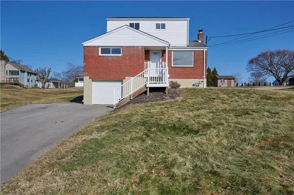 $249,900 | 206 Oak Drive, Kittanning, PA 16201