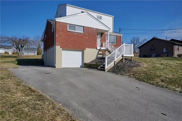 $249,900 | 206 Oak Drive, Kittanning, PA 16201
