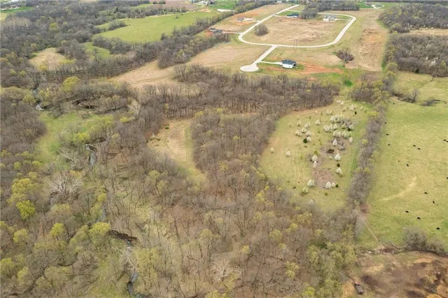 $530,000 | 14400 Stringtown Ct Lake, Greenwood, MO 64034