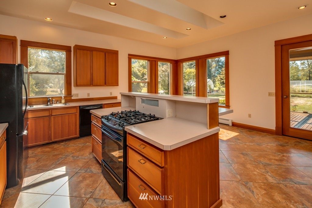 5904 Truck Road Deming, WA 98244 - Photo 8 of 22