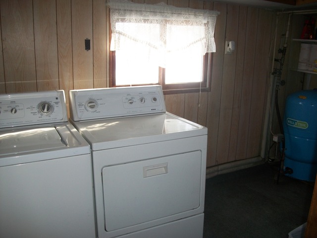 2755 Shaw Road Compton, IL 61318 - Photo 15 of 21 a utility room with dryer and washer