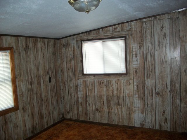 2755 Shaw Road Compton, IL 61318 - Photo 4 of 21 a view of a hallway with a window