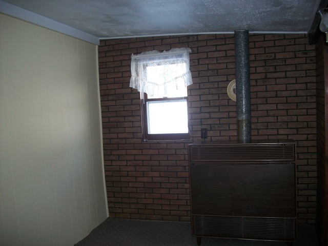 2755 Shaw Road Compton, IL 61318 - Photo 7 of 21 a bathroom with a window