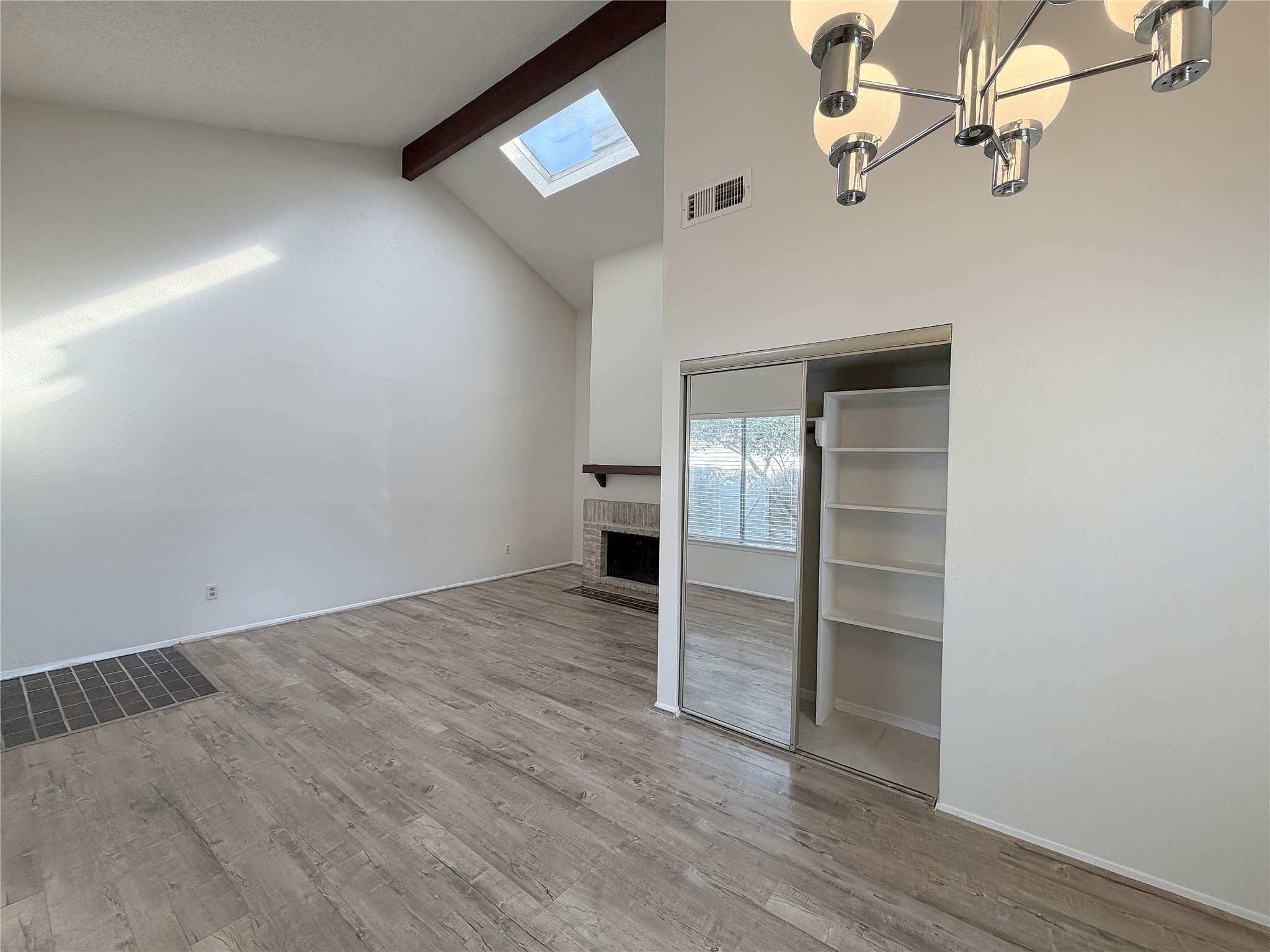 7103 Brendam Lane Houston, TX 77072 - Photo 11 of 24 Closet in dining room