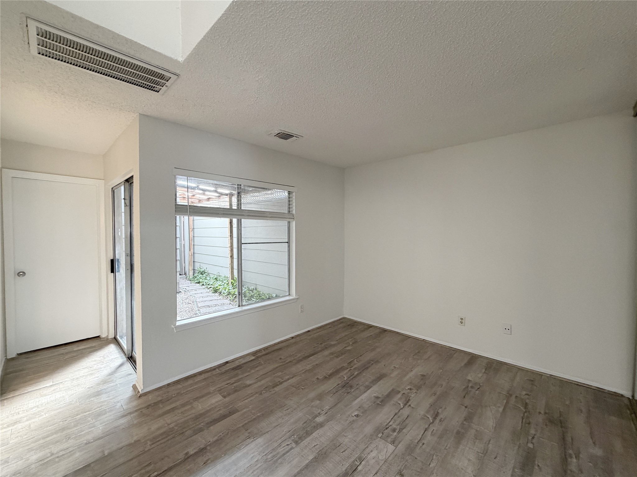 7103 Brendam Lane Houston, TX 77072 - Photo 13 of 24 Study area with closet