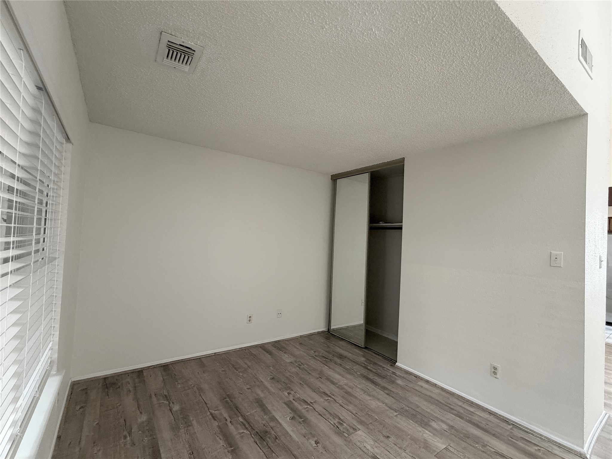 7103 Brendam Lane Houston, TX 77072 - Photo 15 of 24 Closet in study