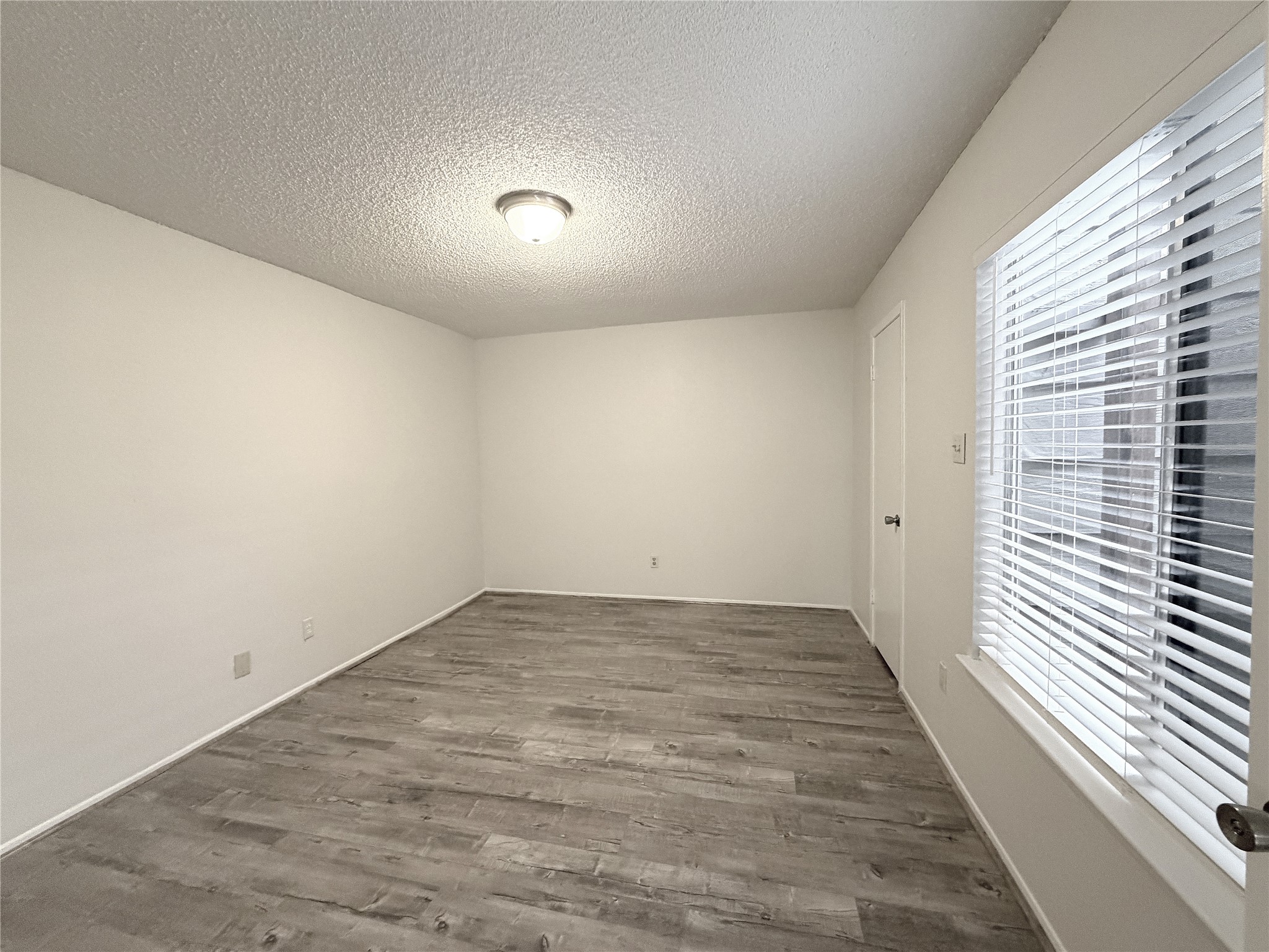 7103 Brendam Lane Houston, TX 77072 - Photo 17 of 24 Bedroom with 2 closets