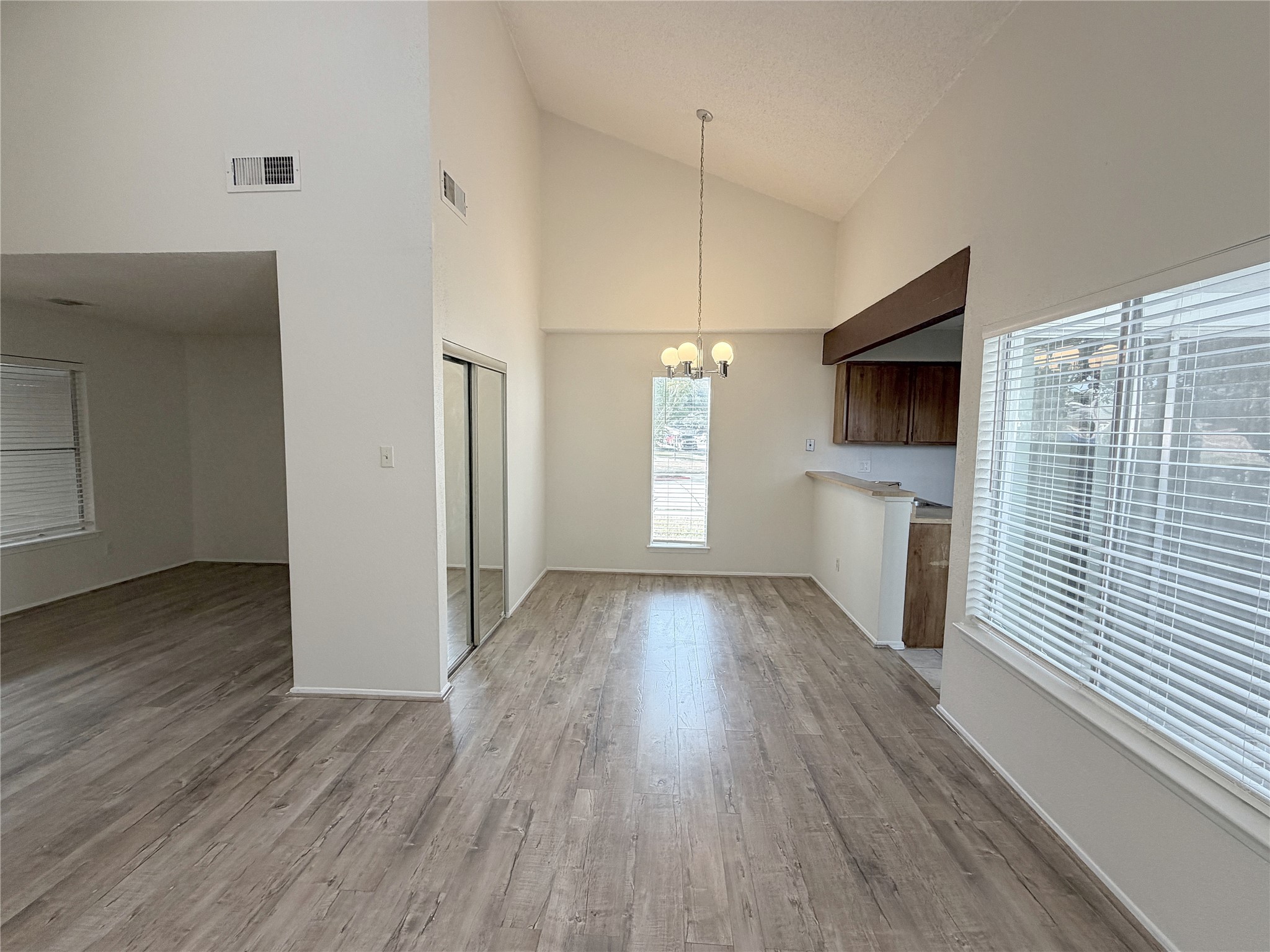 7103 Brendam Lane Houston, TX 77072 - Photo 8 of 24 Dining / Kitchen areas