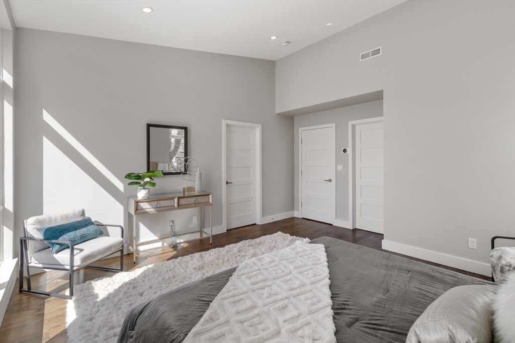 14 Coyne Road, Unit B Newton, MA 02468 - Photo 17 of 40 Gallery Image 17