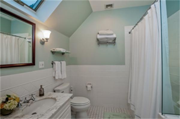 2 Gardner Road, Unit 3 Brookline, MA 02445 - Photo 16 of 24