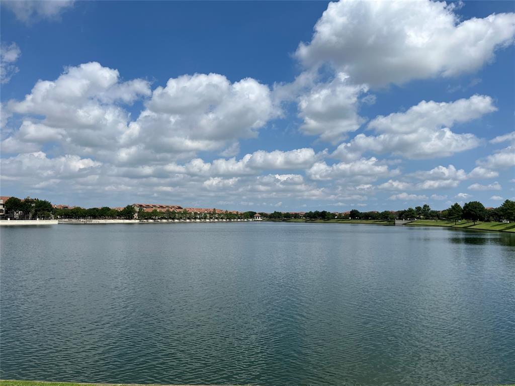 817 La Cima Irving, TX 75039 - Photo 2 of 40 By the La Villita Lake!