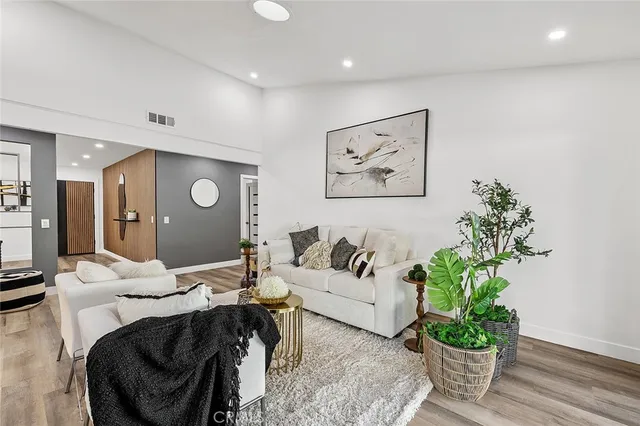 $1,225,000 | 205 Cedar Heights Drive, Thousand Oaks, CA 91360