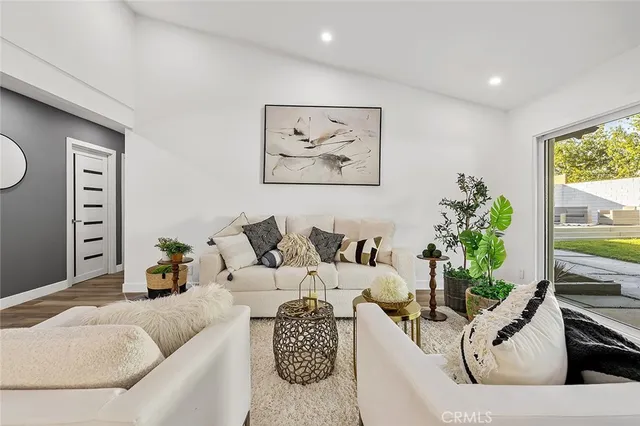 $1,225,000 | 205 Cedar Heights Drive, Thousand Oaks, CA 91360