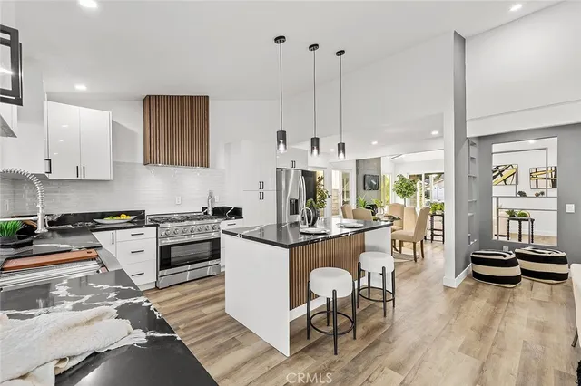 $1,225,000 | 205 Cedar Heights Drive, Thousand Oaks, CA 91360