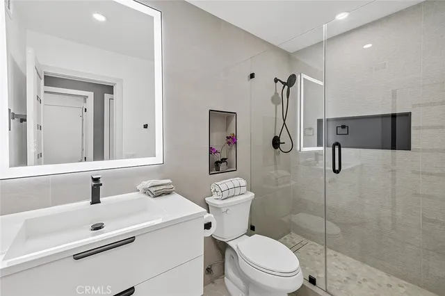 $1,225,000 | 205 Cedar Heights Drive, Thousand Oaks, CA 91360