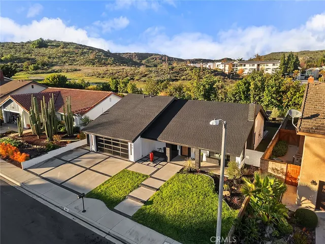 $1,225,000 | 205 Cedar Heights Drive, Thousand Oaks, CA 91360