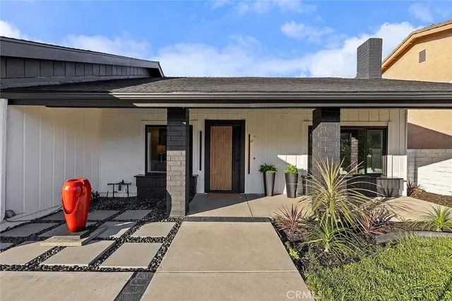 $1,225,000 | 205 Cedar Heights Drive, Thousand Oaks, CA 91360