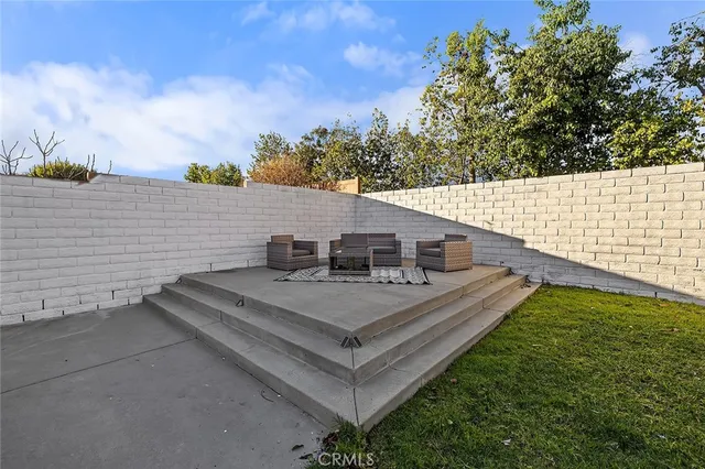 $1,225,000 | 205 Cedar Heights Drive, Thousand Oaks, CA 91360