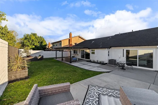 $1,225,000 | 205 Cedar Heights Drive, Thousand Oaks, CA 91360