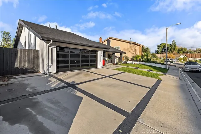 $1,225,000 | 205 Cedar Heights Drive, Thousand Oaks, CA 91360