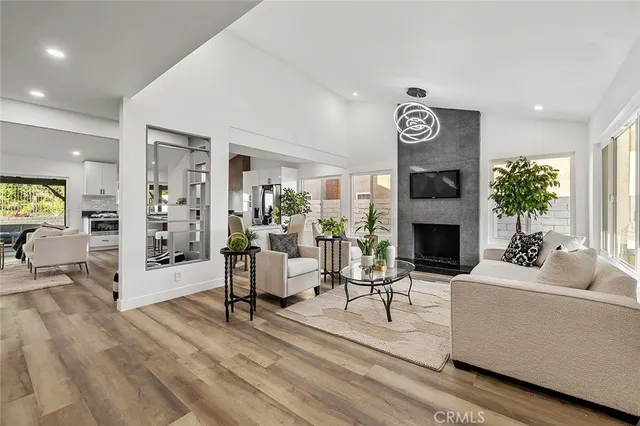 $1,225,000 | 205 Cedar Heights Drive, Thousand Oaks, CA 91360