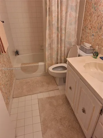 $109,900 | 3940 Inverrary Boulevard, Unit 402A, Lauderhill, FL 33319