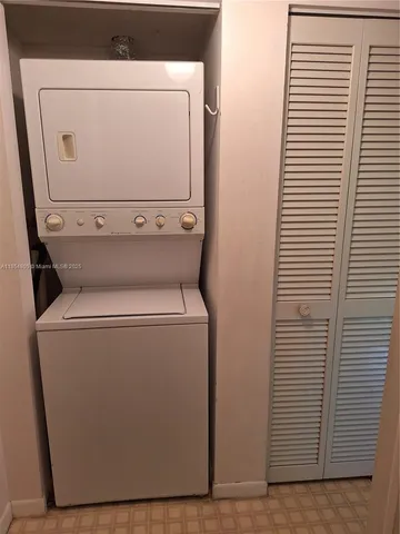 $109,900 | 3940 Inverrary Boulevard, Unit 402A, Lauderhill, FL 33319