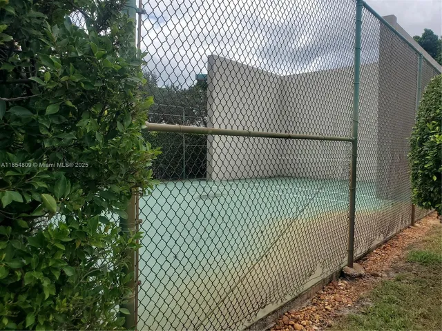 $109,900 | 3940 Inverrary Boulevard, Unit 402A, Lauderhill, FL 33319