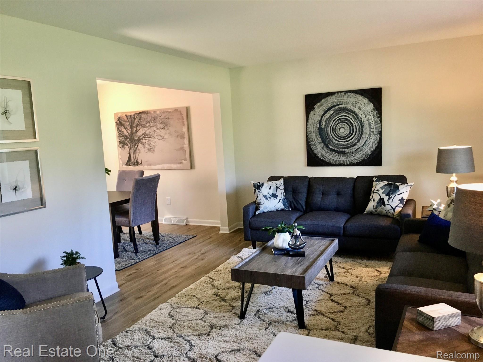 9069 Clark Road Clarkston, MI 48346 - Photo 9 of 51 Beautiful Living room