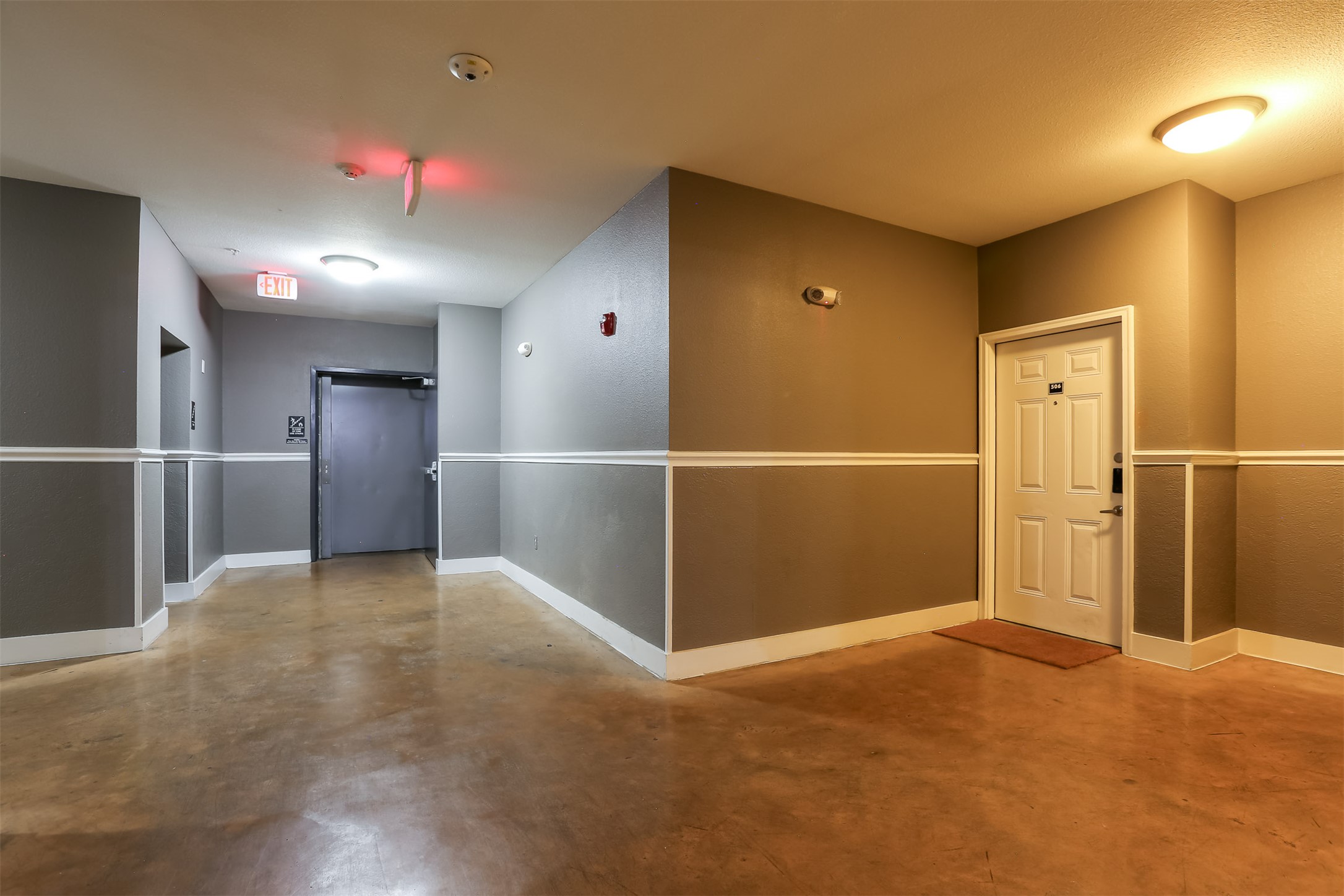910 West 25th Street, Unit 509 Austin, TX 78705 - Photo 25 of 31 a view of an empty room
