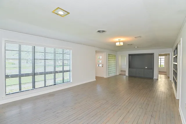 $2,500 | 3742 Charleston Street, Houston, TX 77021