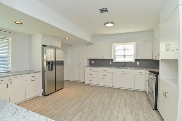 $2,500 | 3742 Charleston Street, Houston, TX 77021