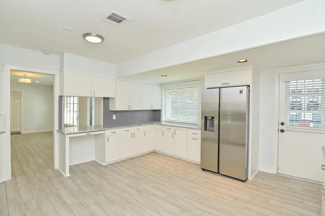 $2,500 | 3742 Charleston Street, Houston, TX 77021