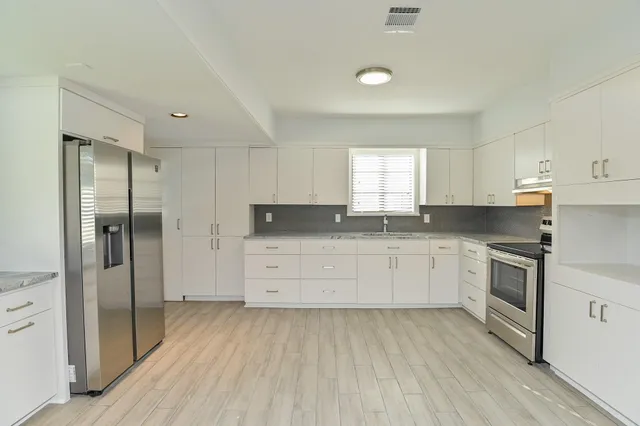 $2,500 | 3742 Charleston Street, Houston, TX 77021